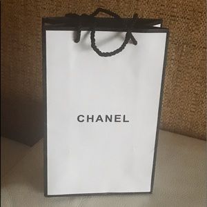 New CHANEL Gift Paper Bag Size 11"/7"/3"